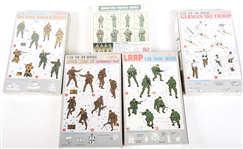 1/35TH SCALE MODEL MILITARY FIGURE LOT OF 5