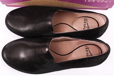 WOMEN'S DANSKO SHOES 2 PAIRS