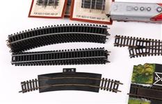 TYCO HO SCALE MODEL TRAIN CARS, TRACKS, & ACCESSORIES