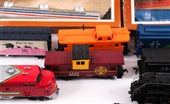 TYCO HO SCALE MODEL TRAIN CARS, TRACKS, & ACCESSORIES