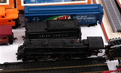 TYCO HO SCALE MODEL TRAIN CARS, TRACKS, & ACCESSORIES