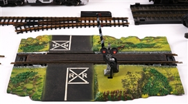 TYCO HO SCALE MODEL TRAIN CARS, TRACKS, & ACCESSORIES