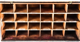 PUTNAM DYES & WALTER BAKER CO WOODEN PRODUCT DISPLAYS