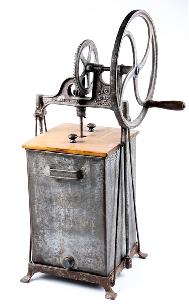 DAZEY CO. METAL BUTTER CHURN MODEL 330B