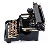 CORONA 3 FOLDING TYPEWRITER