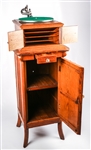 EARLY 20TH C. VICTOR VV-VI PHONOGRAPH WITH STAND