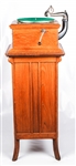 EARLY 20TH C. VICTOR VV-VI PHONOGRAPH WITH STAND