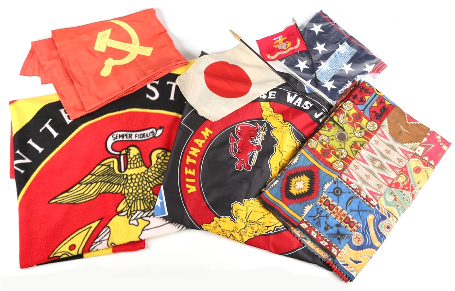 US MILITARY, WORLD FLAGS & BLANKETS 