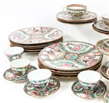 CHINESE ROSE MEDALLION PORCELAIN TEA CUPS & PLATES