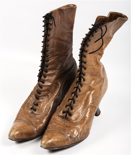 VICTORIAN WOMENS LEATHER BOOTS