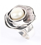 STERLING SILVER PEARL COCKTAIL RING