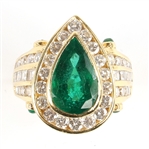 18K YELLOW GOLD EMERALD & DIAMOND COCKTAIL RING