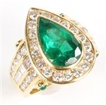 18K YELLOW GOLD EMERALD & DIAMOND COCKTAIL RING