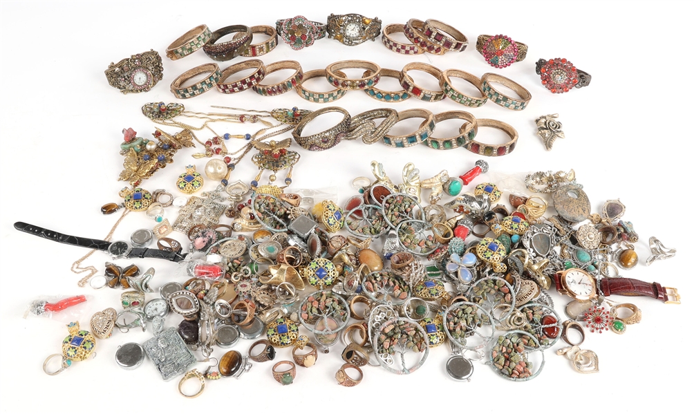GOLD AND SILVER TONE COSTUME JEWELRY AND WATCHES
