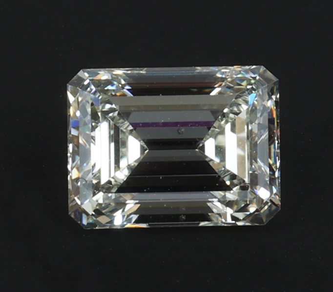 1.56 CT EMERALD CUT DIAMOND GIA CERTIFIED VVS-2 / J
