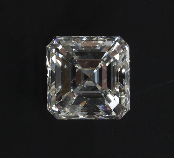 1.67 CT SQUARE EMERALD CUT DIAMOND GIA CERT. VS-1 / J