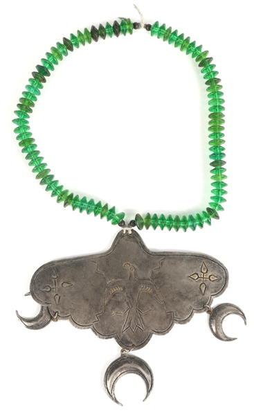 EARLY 20TH C. NATIVE AMERICAN MADE GORGET 
