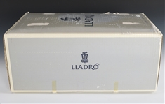 LLADRO PORCELAIN A PERFECT DRIVE #6689 FIGURINE