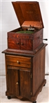 VICTOR TALKING MACHINE MODEL VV-VIII & WOOD CABINET