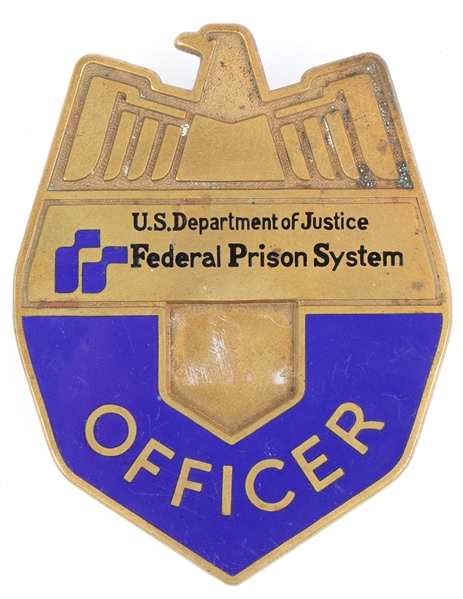 US DEPT OF JUSTICE FEDERAL PRISON SYSTEM OFFICER BADGE