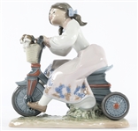LLADRO PORCELAIN "TRAVELING IN STYLE" 5680 FIGURINE
