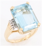 14K YELLOW GOLD BLUE TOPAZ COCKTAIL RING