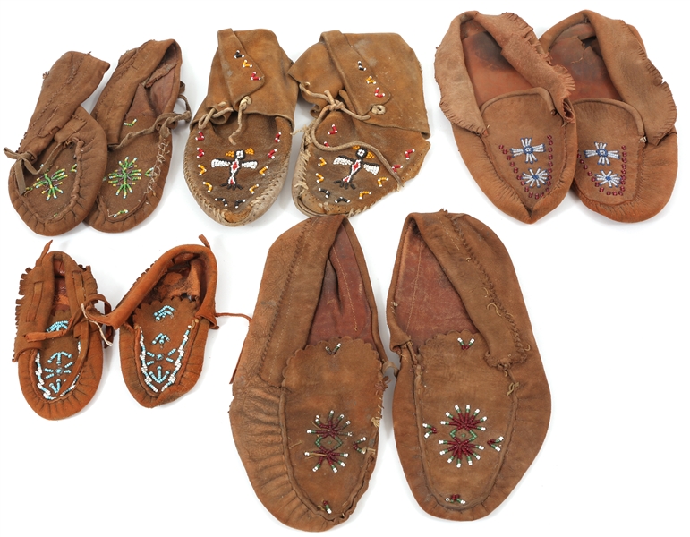 NATIVE AMERICAN LEATHER MOCCASINS WITH BEADWORK