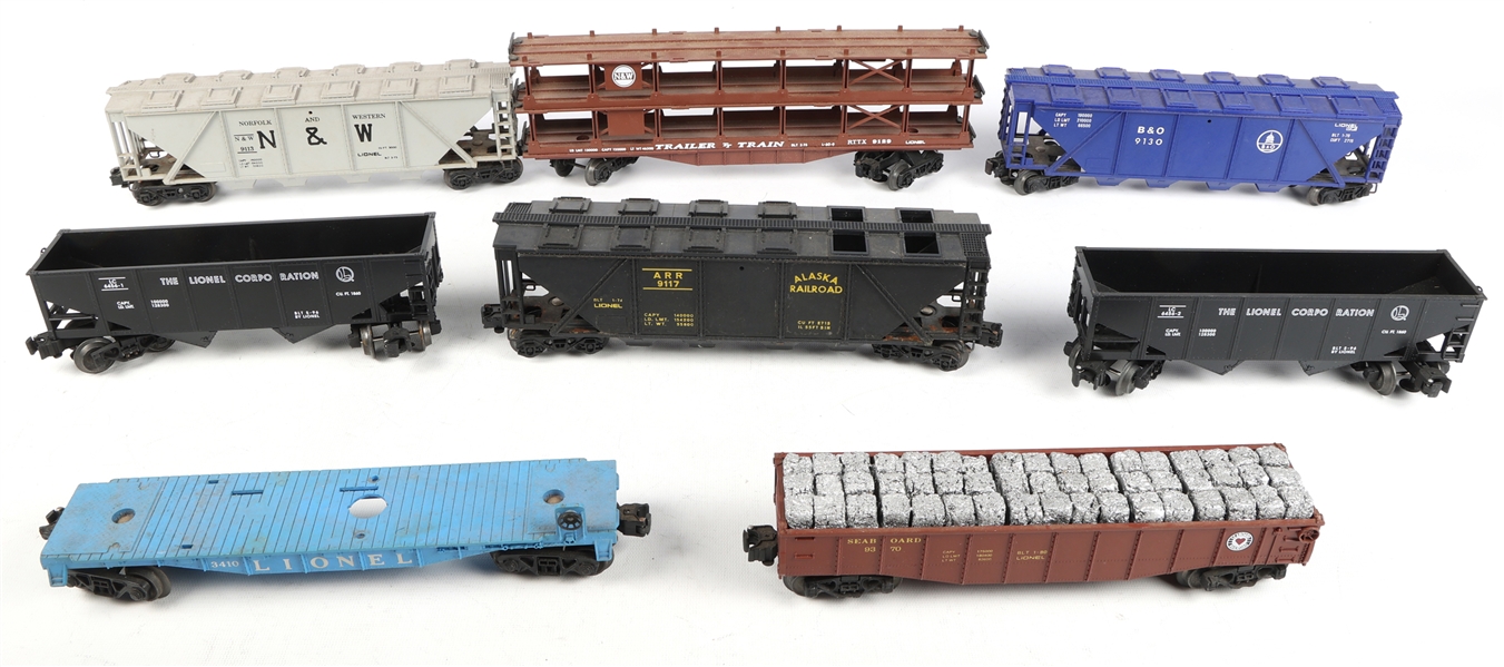 LIONEL O GAUGE MODEL TRAIN CARS - LOT OF 8