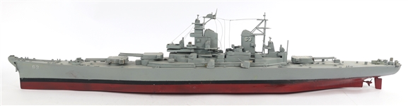 USS MISSOURI BATTLESHIP MODEL