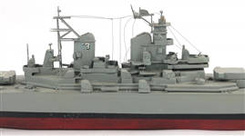 USS MISSOURI BATTLESHIP MODEL