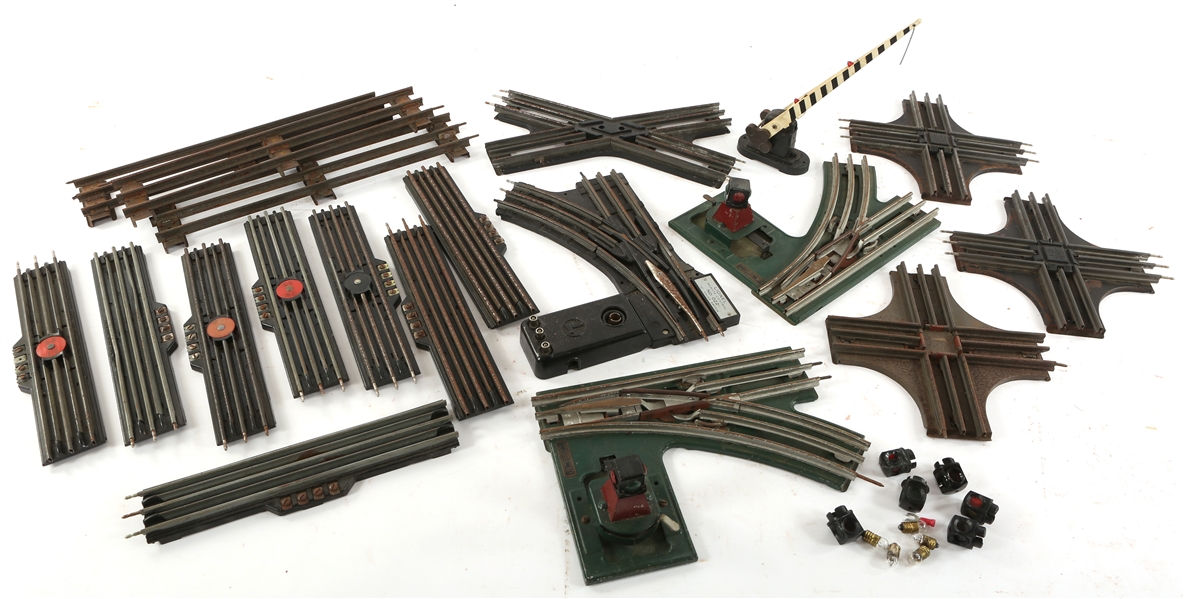 LIONEL & IVES MODEL TRAIN TRACKS & PARTS