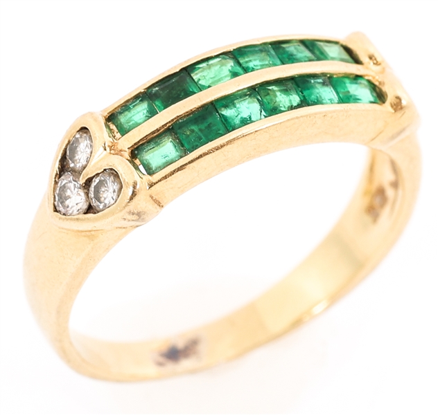 18K YELLOW GOLD EMERALD & DIAMOND BAND 