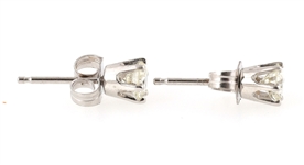 14K WHITE GOLD DIAMOND STUD EARRINGS