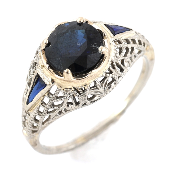 EDWARDIAN PLATINUM SAPPHIRE FILIGREE RING