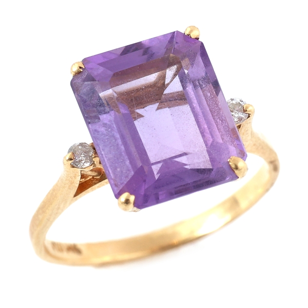 14K YELLOW GOLD AMETHYST COCKTAIL RING