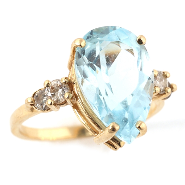 14K YELLOW GOLD BLUE TOPAZ COCKTAIL RING