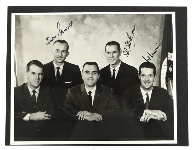 1965 NASA ASTRONAUTS GROUP 4 SIGNED PHOTO