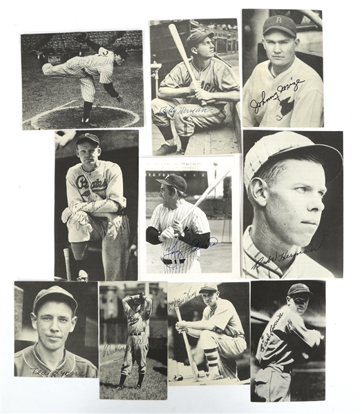 MAJOR LEAGUE BASEBALL AUTOGRAPH CLIPPINGS