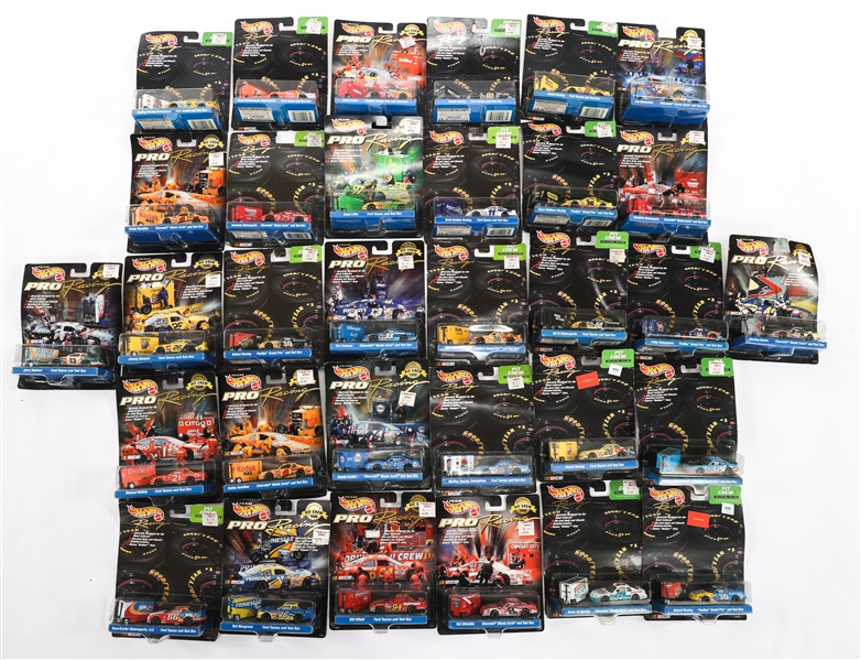 HOT WHEELS PRO-RACING PIT CREW DIE-CAST TOY CARS