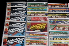 MARVEL DAREDEVIL COMIC BOOKS - LOT OF 40+ 
