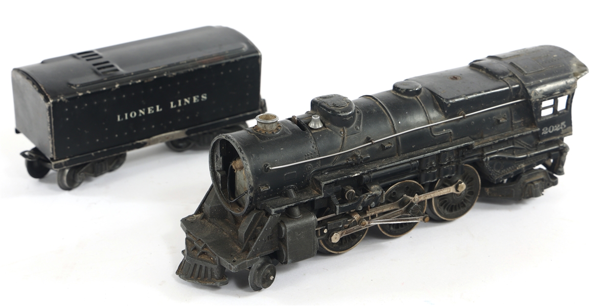 LIONEL O GAUGE LOCOMOTIVE AND TENDER SET