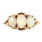 10K YELLOW GOLD OPAL FASHION RING