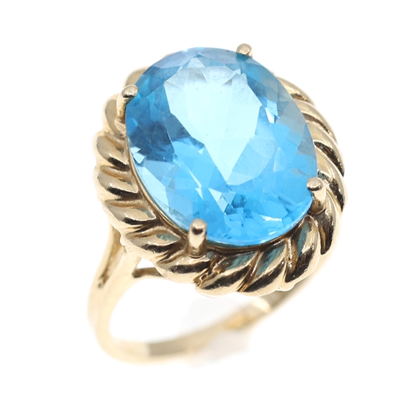 14K YELLOW GOLD BLUE TOPAZ COCKTAIL RING 