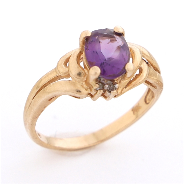 14K YELLOW GOLD AMETHYST FASHION RING