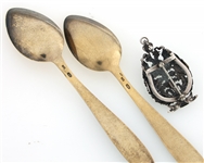 .875 RUSSIAN SILVER SPOONS & BROOCH/PENDANT