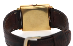 MEN'S UNIVERSAL AUTOMATIC 18K GOLD CASE WRIST WATCH