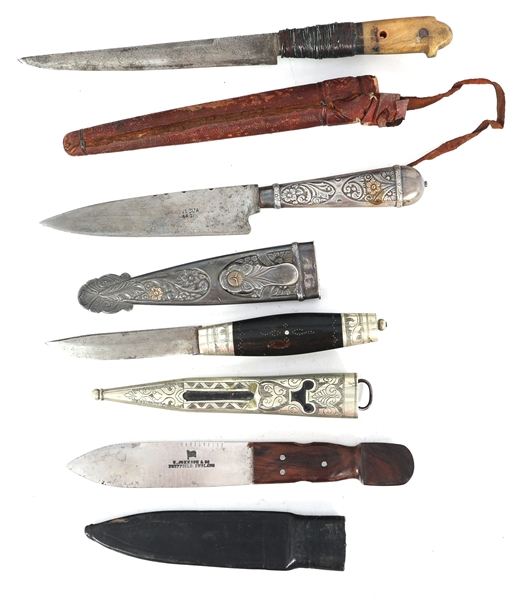 HUNTING KNIVES & SCABBARDS - LOT OF 4