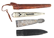 HUNTING KNIVES & SCABBARDS - LOT OF 4