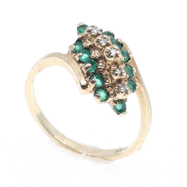 LADIES 10K YELLOW GOLD EMERALD & DIAMOND FASHION RING