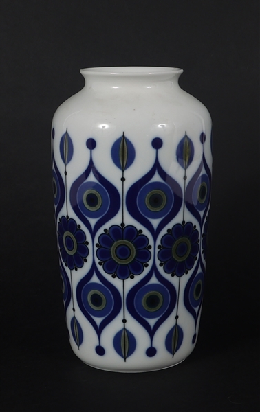 GERMAN MID 20th C. KAISER PORCELAIN KOBALT BLUE VASE